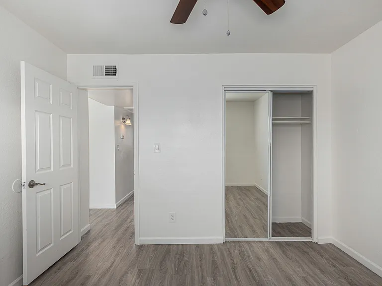 2001 W Morten Ave #6 — Photo 18