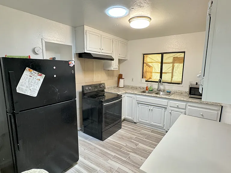 1115 Snyder Dr — Photo 5