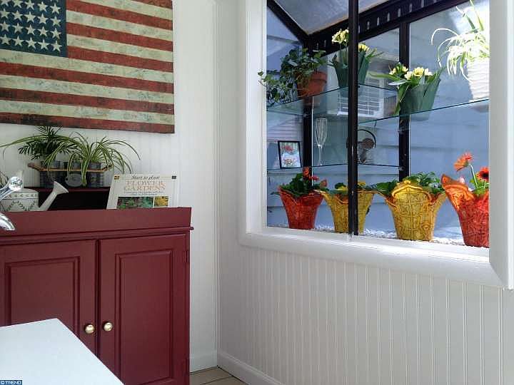 1st image of 1520 The Mall