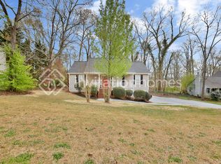 282 Seals Dr, Dallas, GA 30157