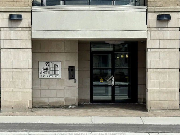 29 Main St #111 — Photo 3