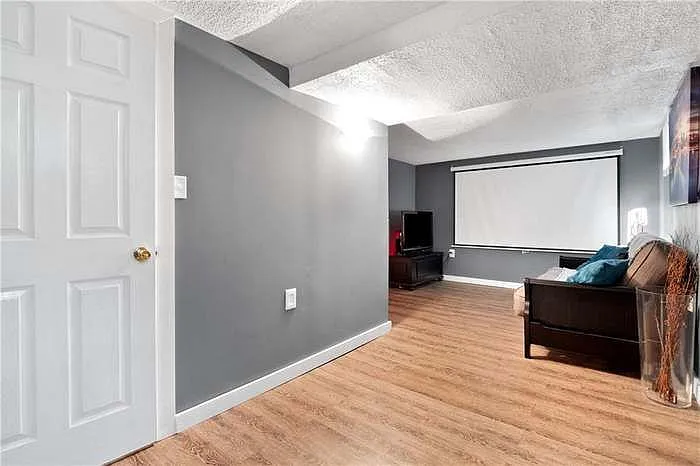 1324 N Lynn St — Photo 9