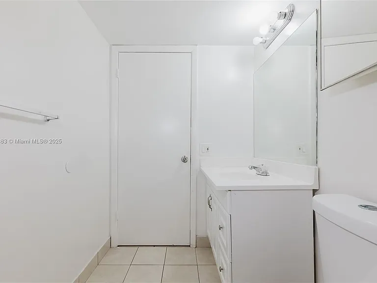 2020 NW 119th St #1122 — Photo 19