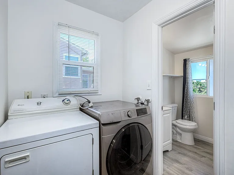 8800 Hayes St — Photo 25