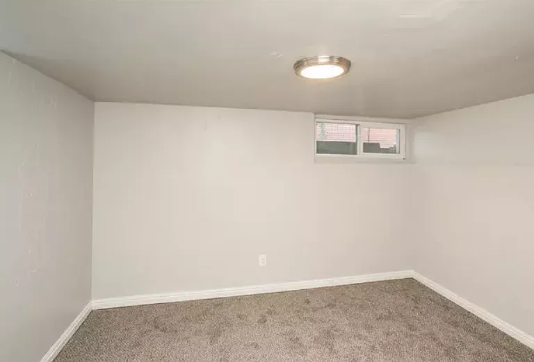 396 N Center St — Photo 9