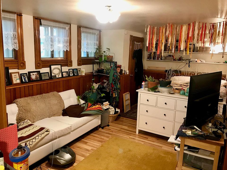 Furnishing Example: Living Room Furniture