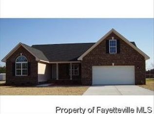 1926 Sunshine Ct, Hope Mills, NC 28348