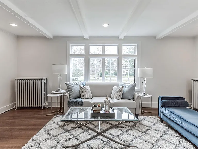 60 Maple Ave — Photo 1