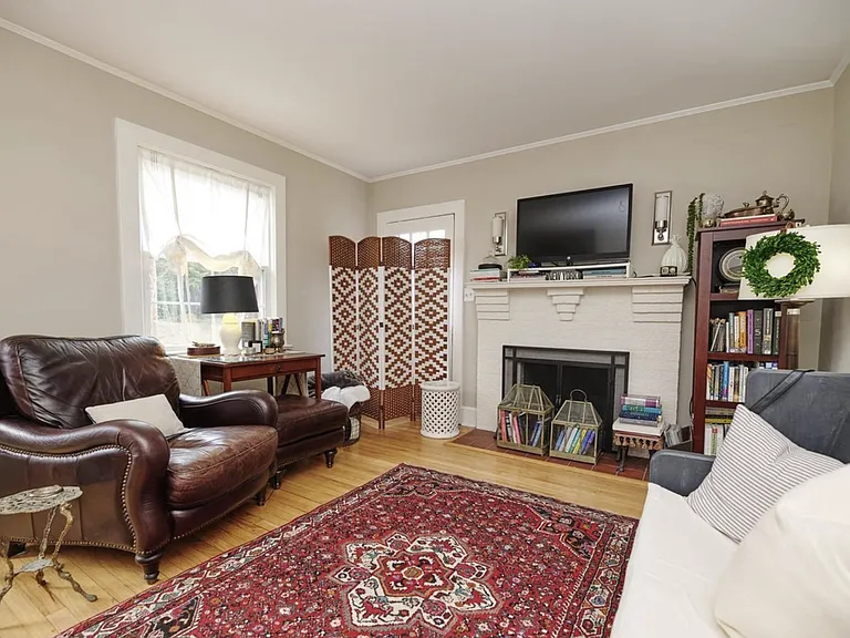 1209 Stafford Ave — Photo 8