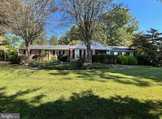 5 Covered Bridge Ln, Newark, DE 19711