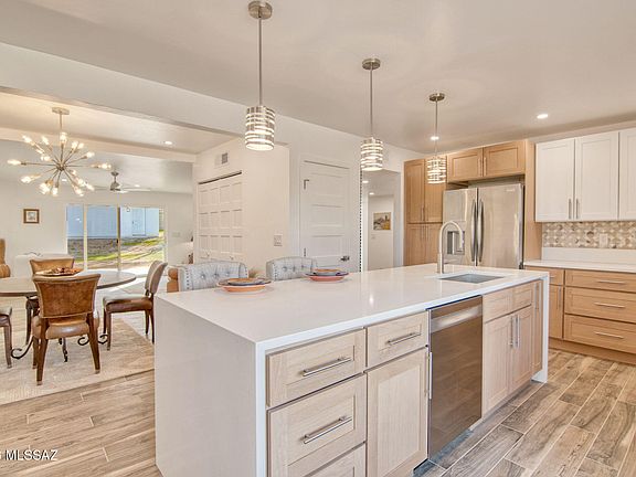 3rd image of 7012 N Montebella Rd