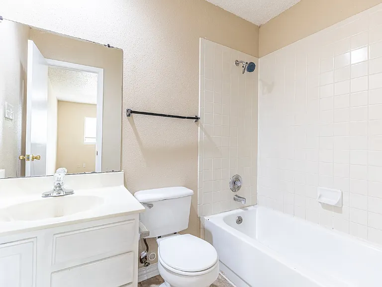 9643 Bratton Dr — Photo 25