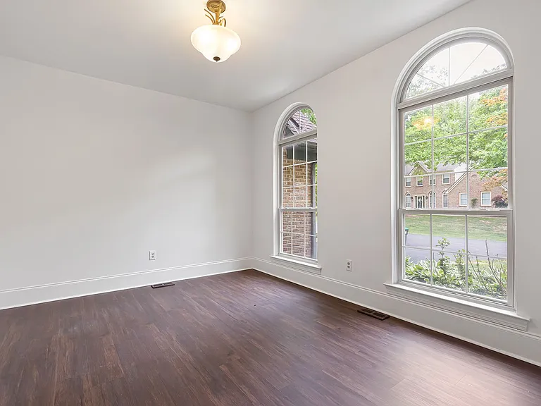 240 Timber Knoll Dr — Photo 20