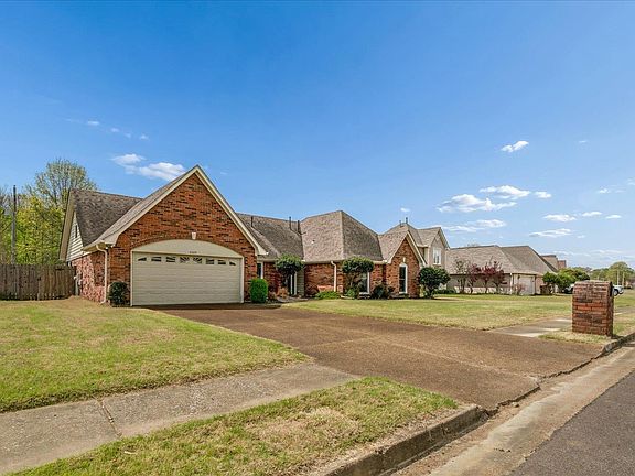 3rd image of 8809 Forest Breeze Dr