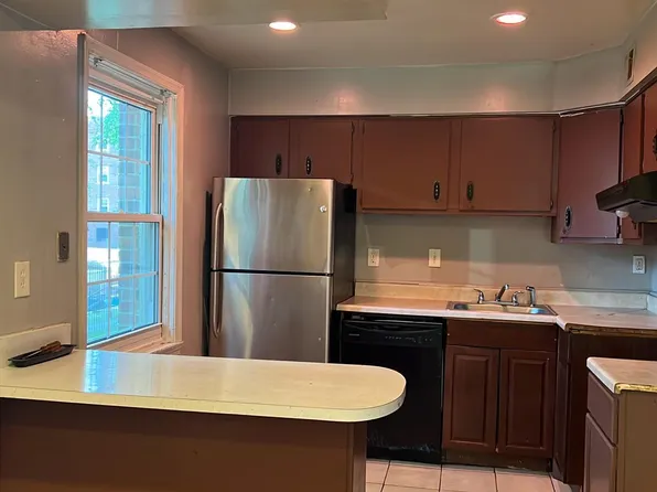 3927 Pennsylvania Ave SE APT 101, Washington, DC 20020