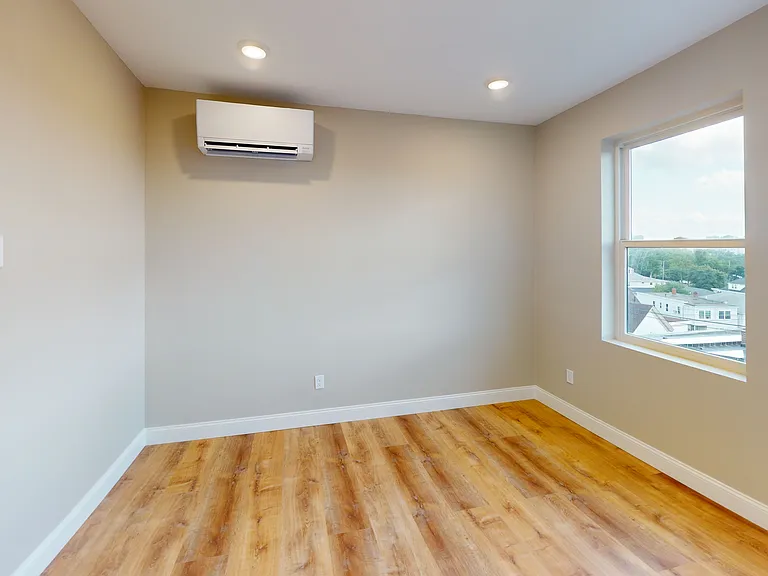 100 Revere St — Photo 73