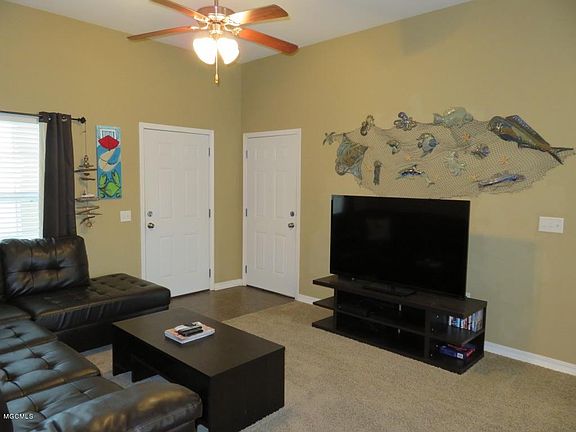 3rd image of 13296 Wisteria Dr