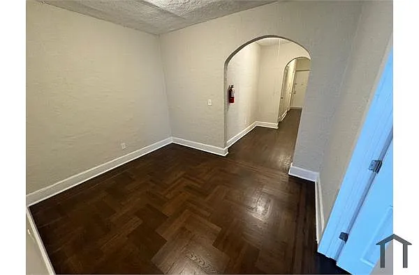 Building Photo - 691 Elizabeth Ave #44