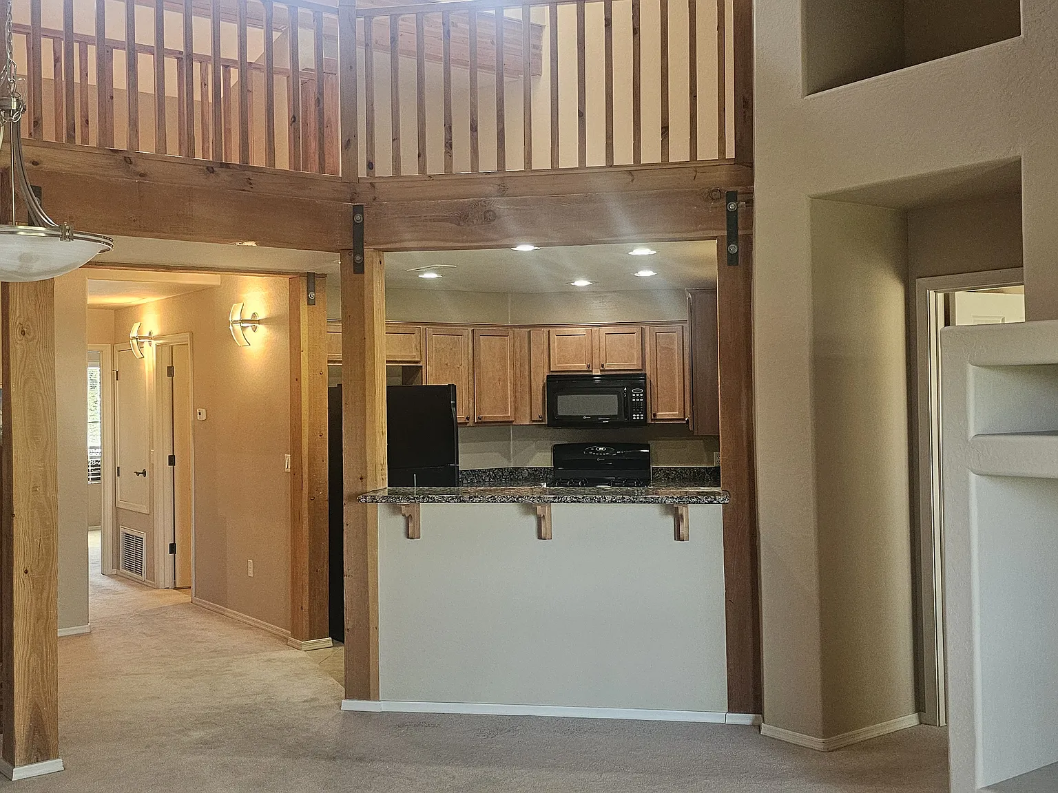 2 bed, 1310 sqft, $2,200 — Photo 4
