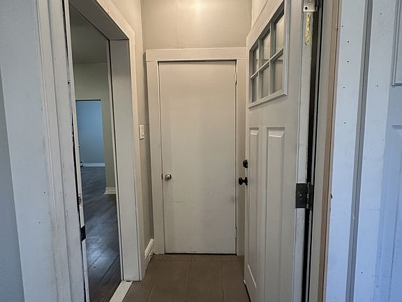 4th image of 20 E Henry St Floor 1