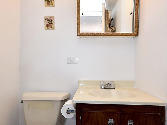 5th image of 124 Klein Creek Ct APT 3C