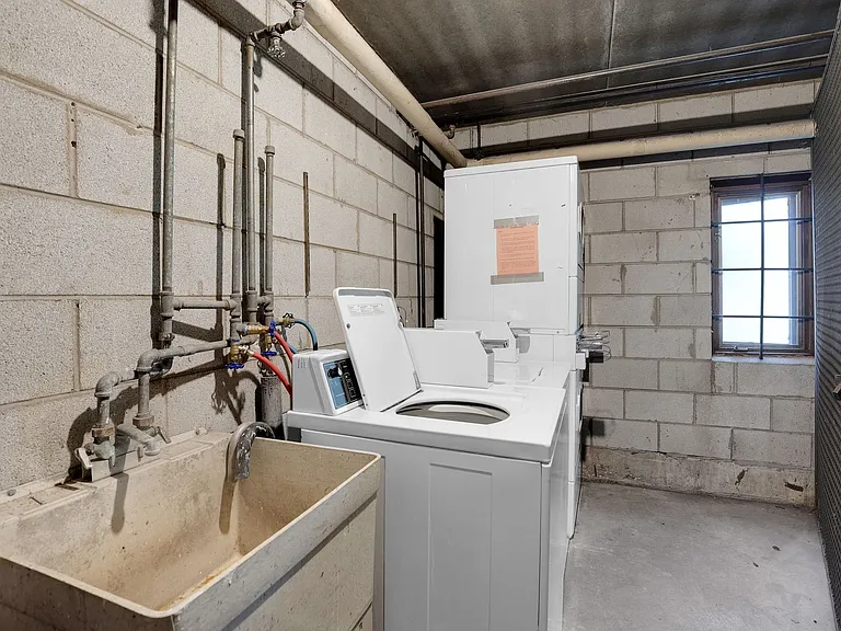 622 W Wellington Ave #8 — Photo 10