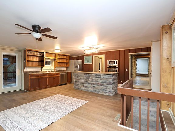 5th image of 333 E Mary St