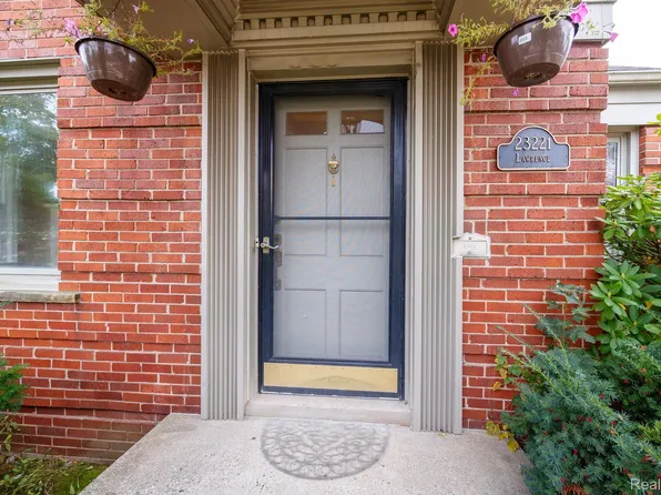23221 Lawrence Ave, Dearborn, MI 48128