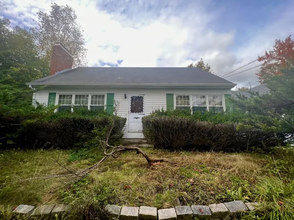 157 W Hill Road, Gardiner, ME 04345