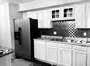 380 Raritan Dr, Valparaiso, IN 46385