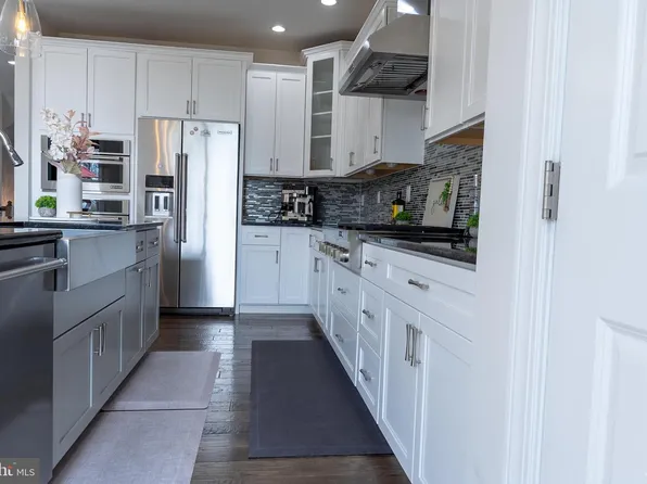 43 Lila Ln, Downingtown, PA 19335