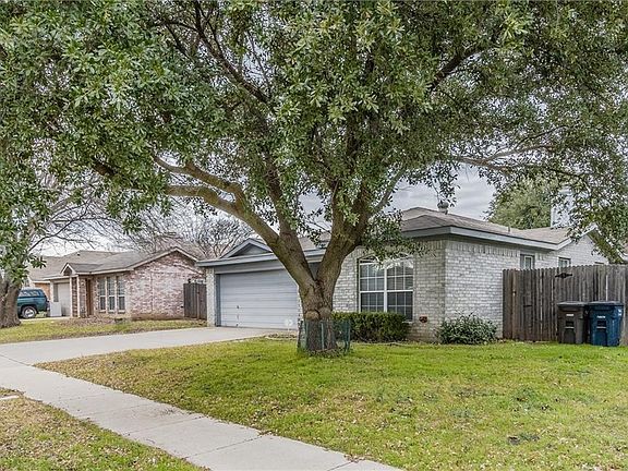 2nd image of 1720 Gainsborough Way