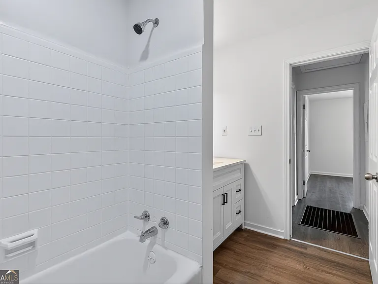 2036 McPherson Dr — Photo 13