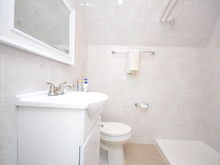 413 Davis Ave #2 — Photo 10