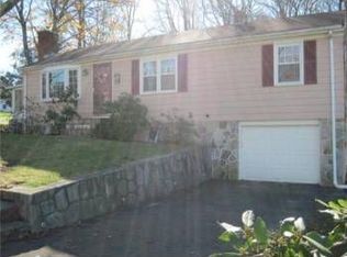 19 Pleasant View Cir, Smithfield, RI 02828