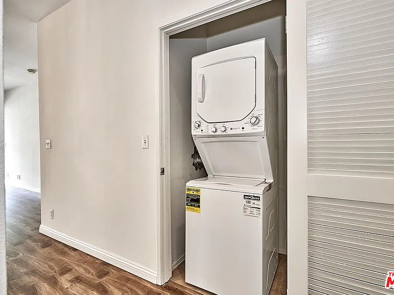 500 S Berendo St #101 — Photo 11