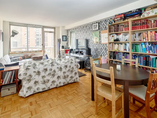 200 East 89th Street image 1 of 9