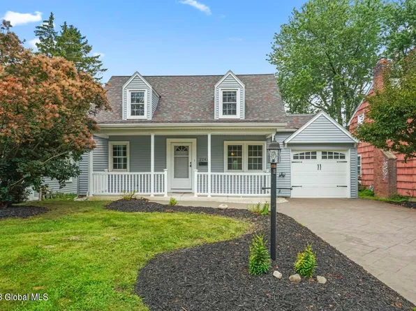 2241 Niskayuna Dr Drive, Niskayuna, NY 12309