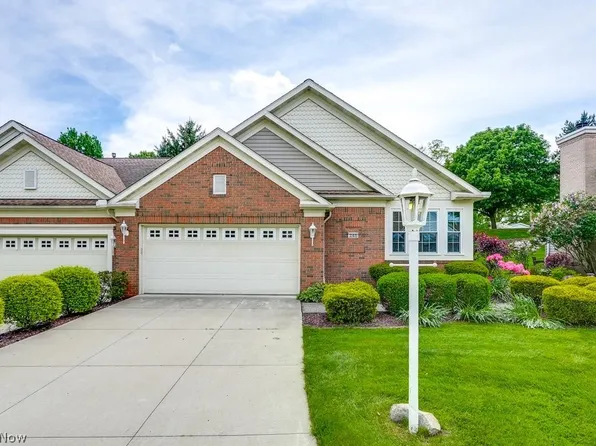 248 Stone Bridge Dr, Northfield, OH 44067