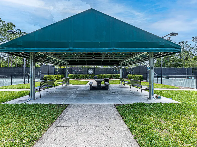 1630 Vineland Cir #B — Photo 41