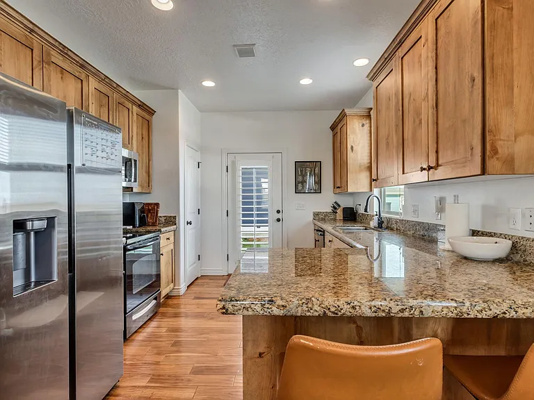 4253 W Clarks Hill Dr — Photo 6