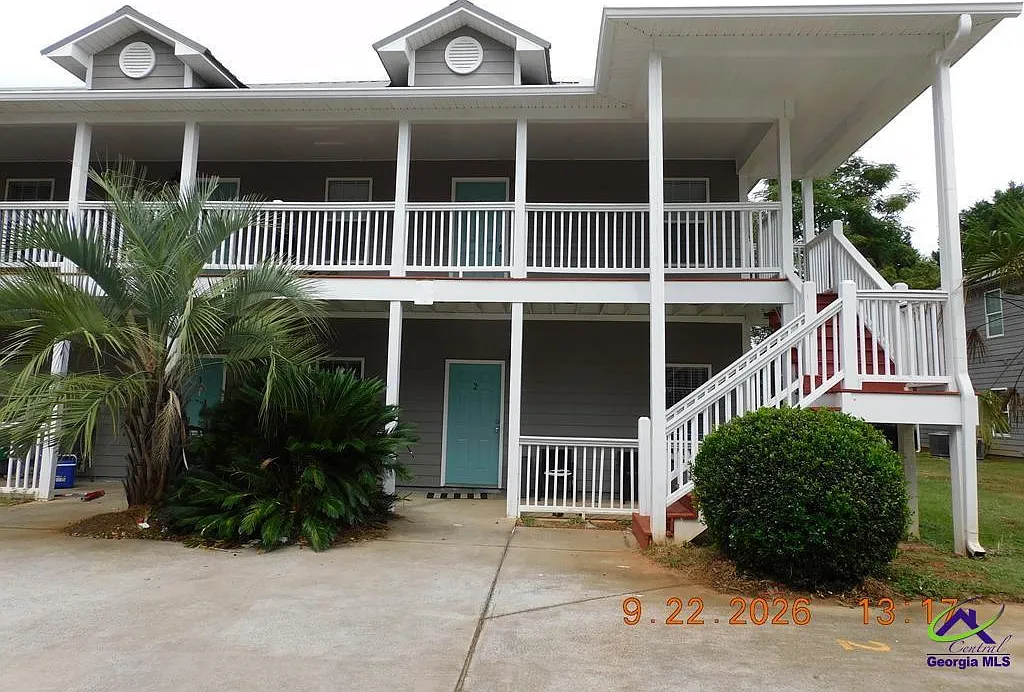 3 bed, 2.0 bath, 1250 sqft, $1,495 — Photo 1