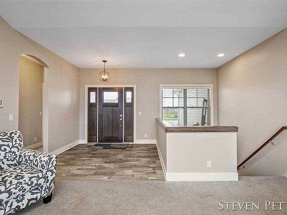 4th image of 581 Settlement Ln