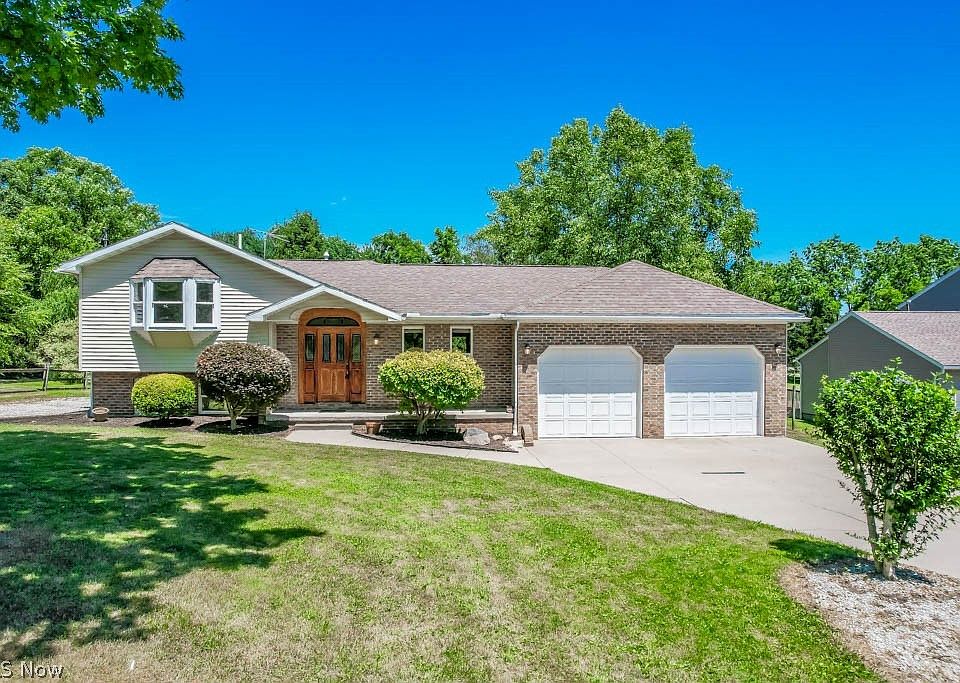 1st image of 3559 Woodlawn Dr