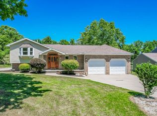 3559 Woodlawn Dr, Barberton, OH 44203