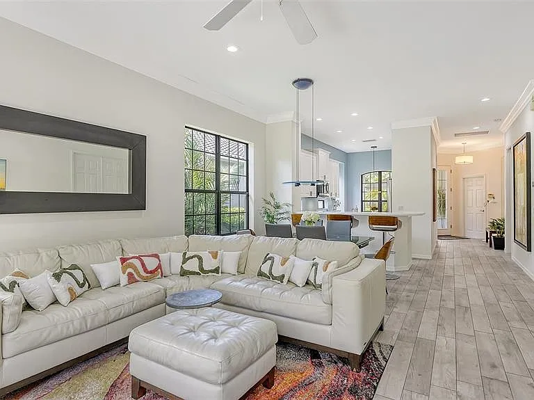 7223 Presidio Gln — Photo 9