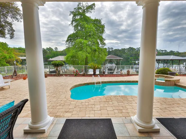 19 Poquito Rd, Shalimar, FL 32579