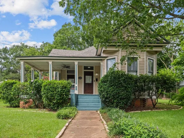 1105 N Sycamore St, Palestine, TX 75801
