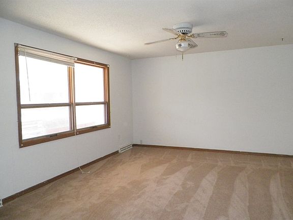 5th image of 211 W 2nd St
