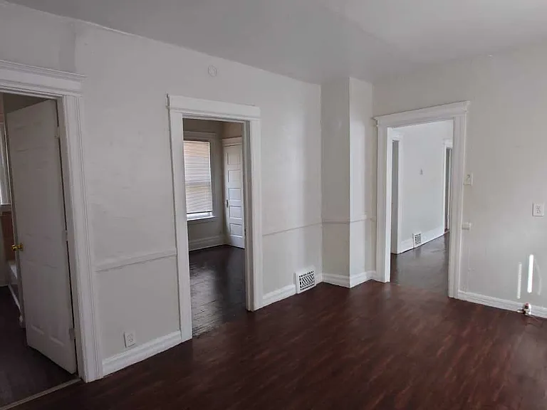 1481 Saint Clair St #1S — Photo 4
